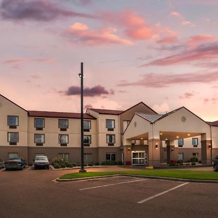 Red Roof Inn & Suites ויקסבורג מראה חיצוני תמונה