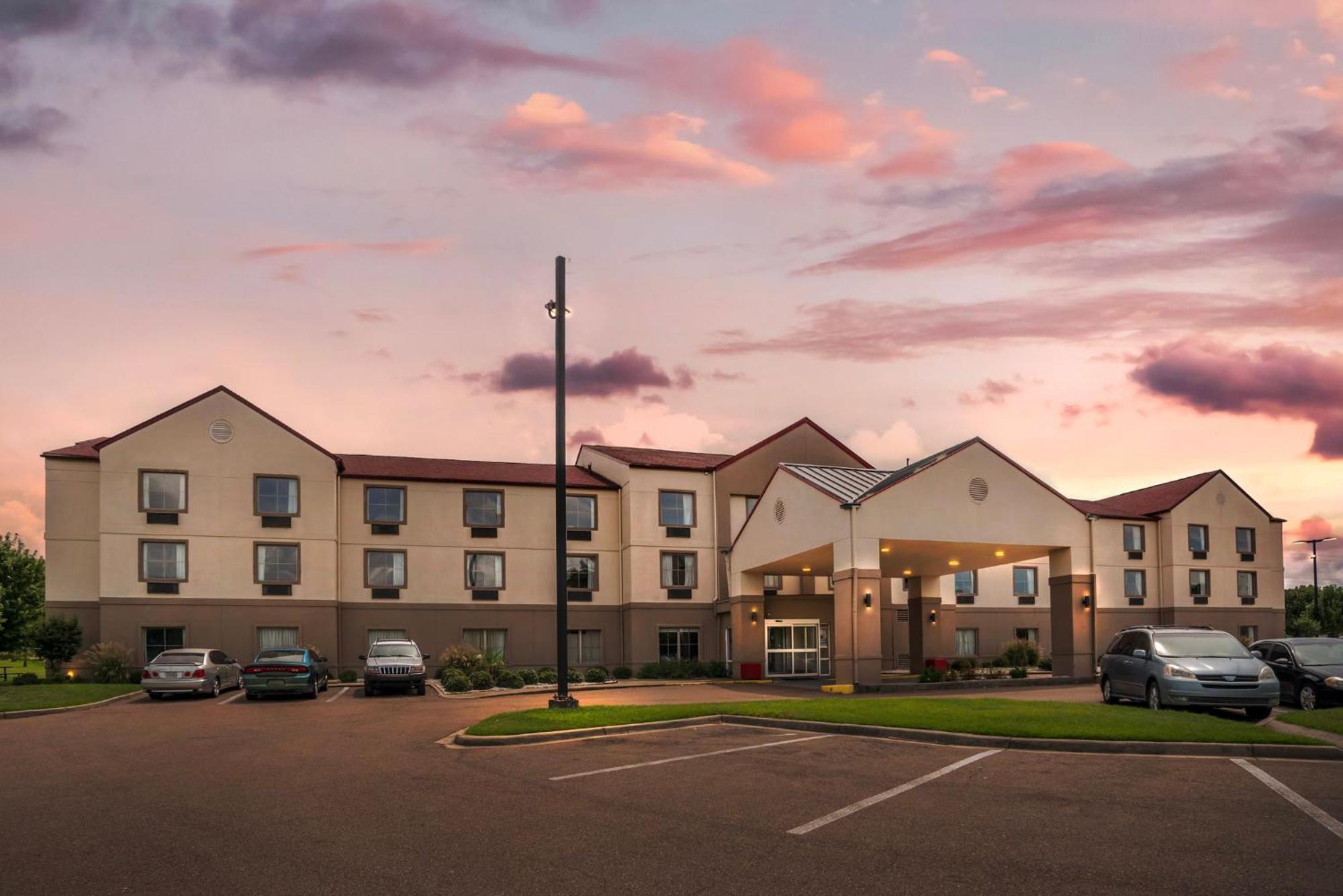 Red Roof Inn & Suites ויקסבורג מראה חיצוני תמונה