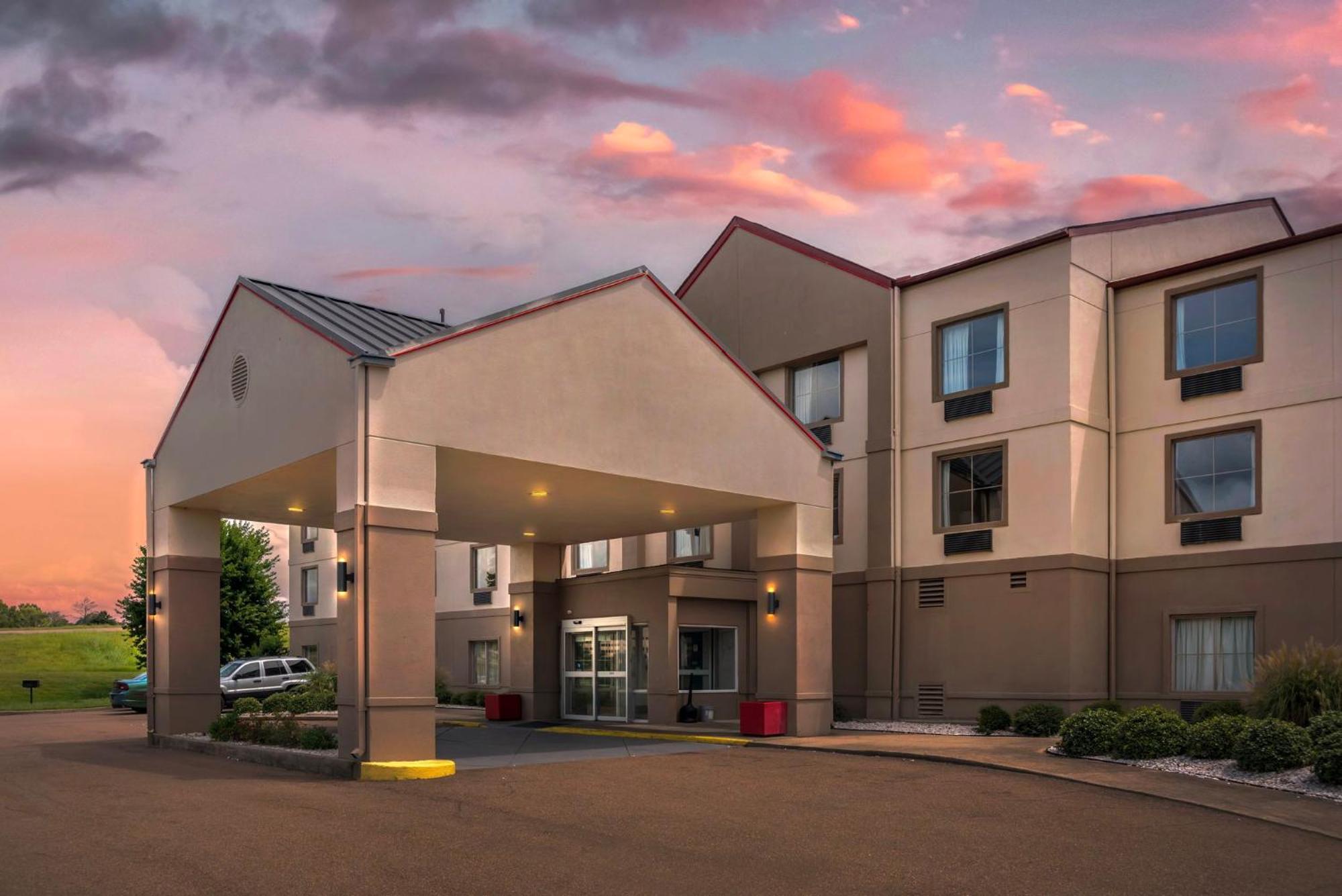 Red Roof Inn & Suites ויקסבורג מראה חיצוני תמונה