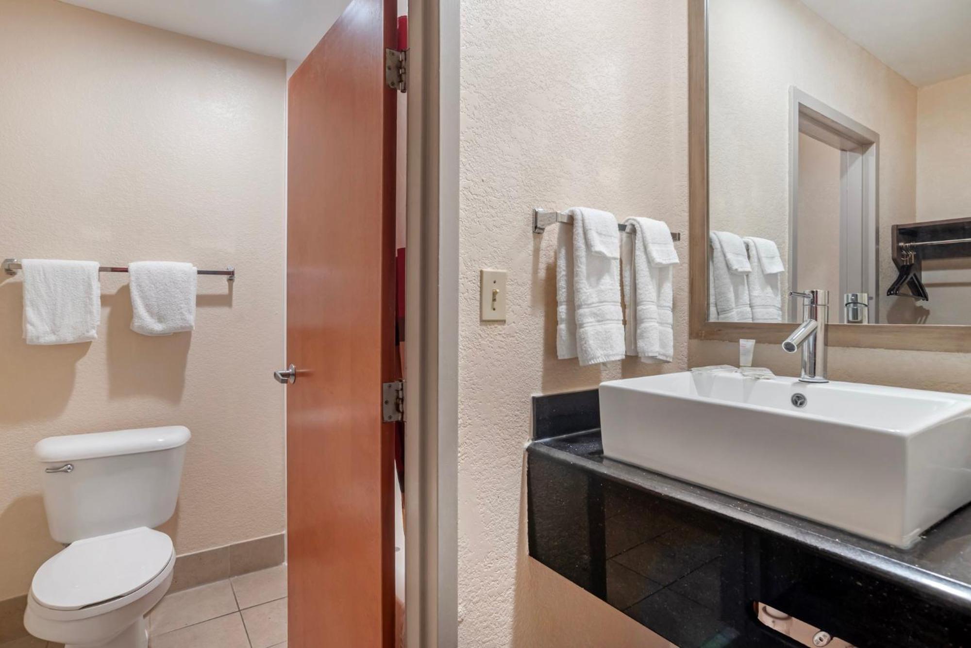 Red Roof Inn & Suites ויקסבורג מראה חיצוני תמונה