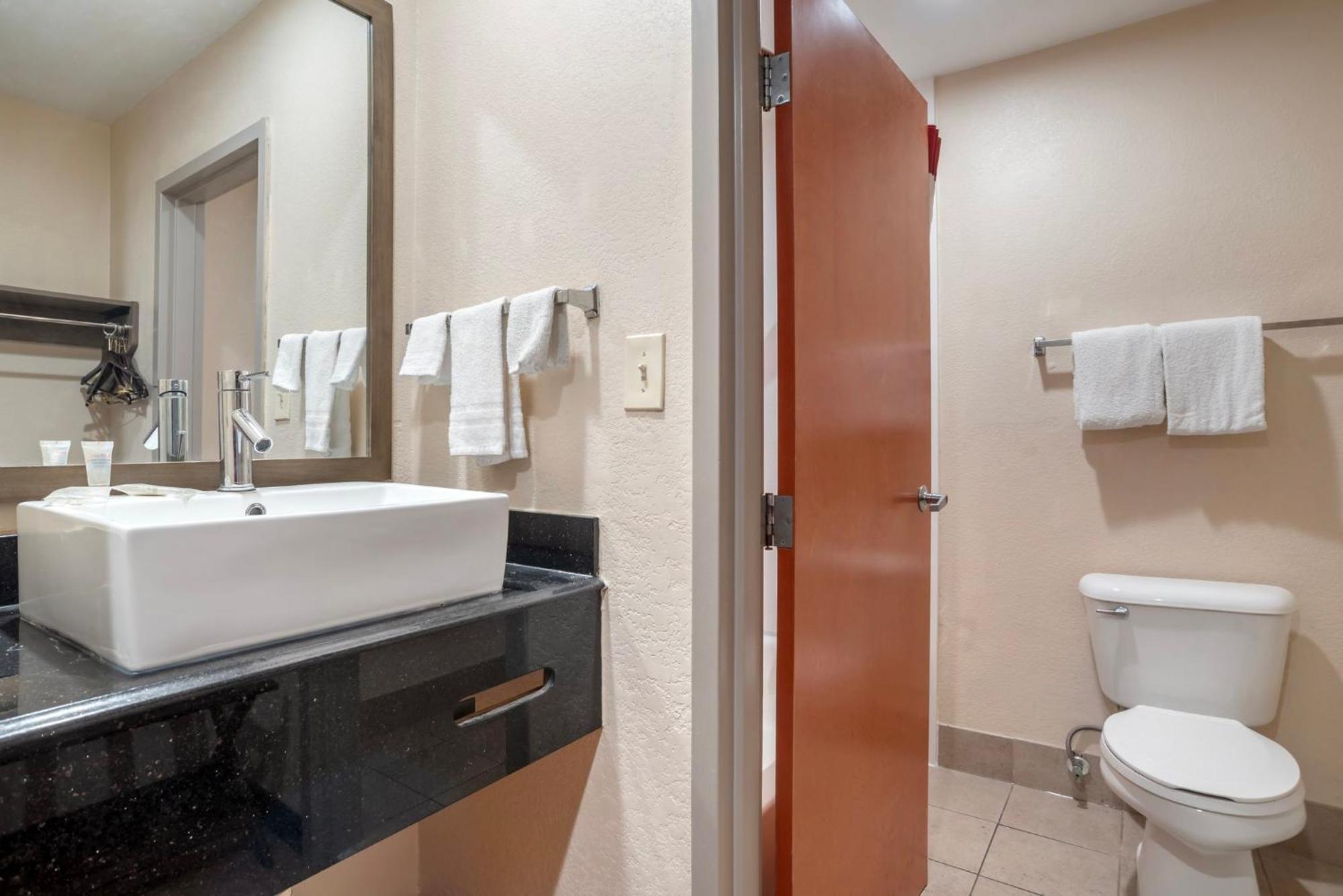 Red Roof Inn & Suites ויקסבורג מראה חיצוני תמונה